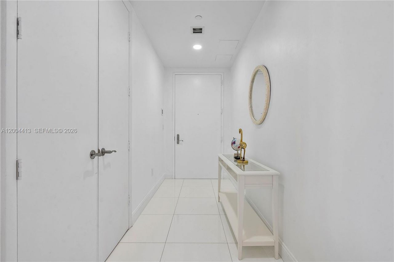 15811 Collins Ave, Unit 1205, Sunny Isles Beach, FL 33160 Photo