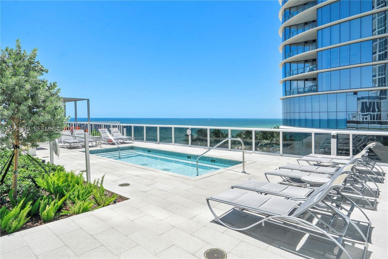 15811 Collins Ave, Unit 1205, Sunny Isles Beach, FL 33160 Photo