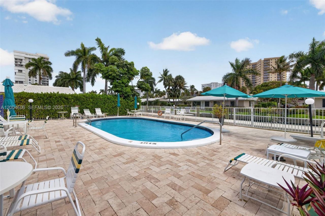 3210 SE 10th St , Unit 6B, Pompano Beach, FL 33062 Photo