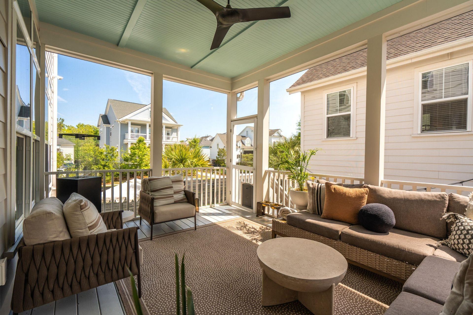 2502 Josiah Street Photo 24