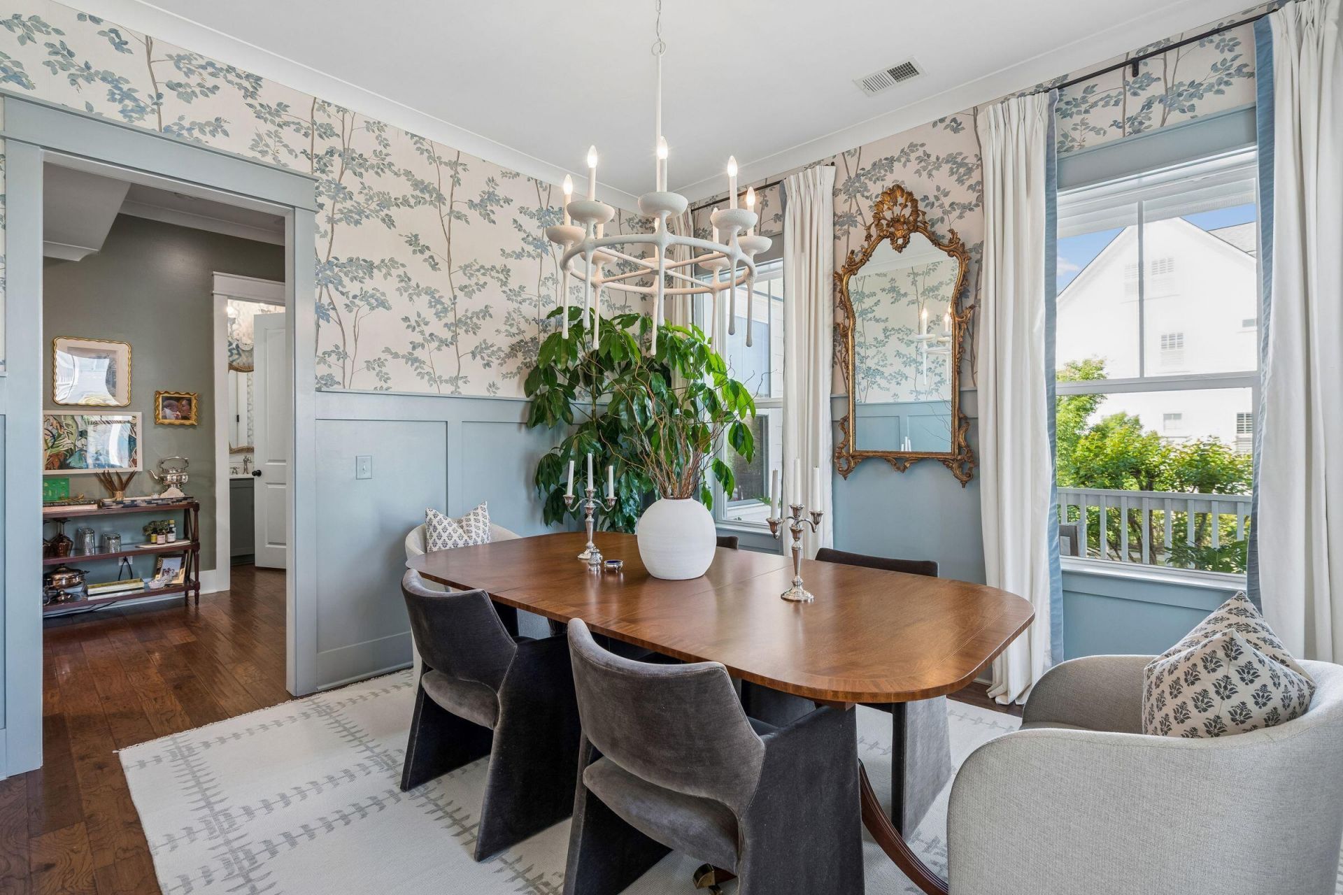 2502 Josiah Street Photo 4