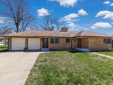 115 S Walnut Street, Belle Plaine, MN 56011