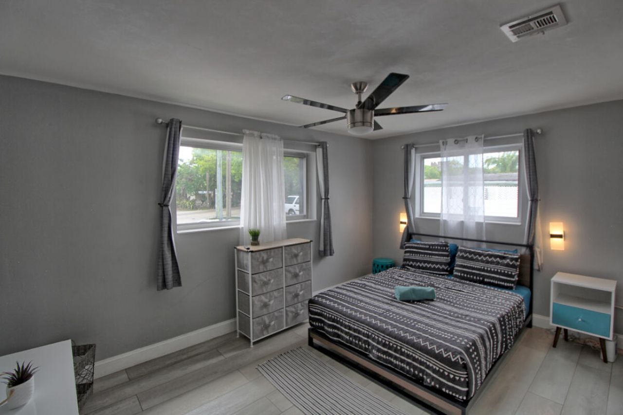 1324 N 24th Avenue, Hollywood, FL 33020 Photo
