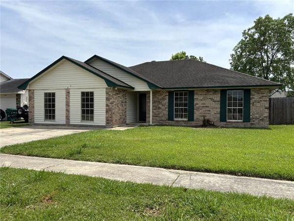 2040 GOLFVIEW Drive , LaPlace, LA 70068