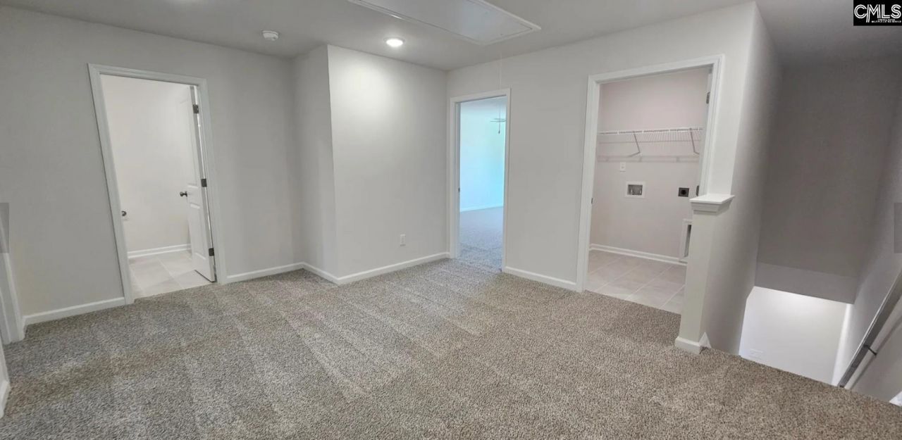 300 Kirkstall Place Photo 11