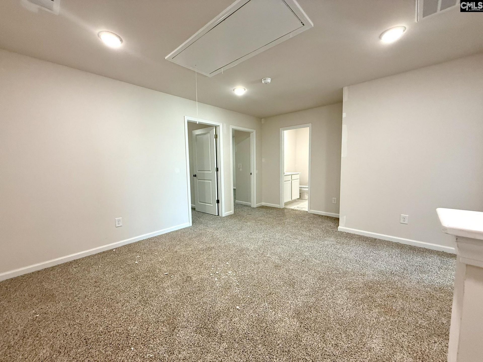 300 Kirkstall Place Photo 16