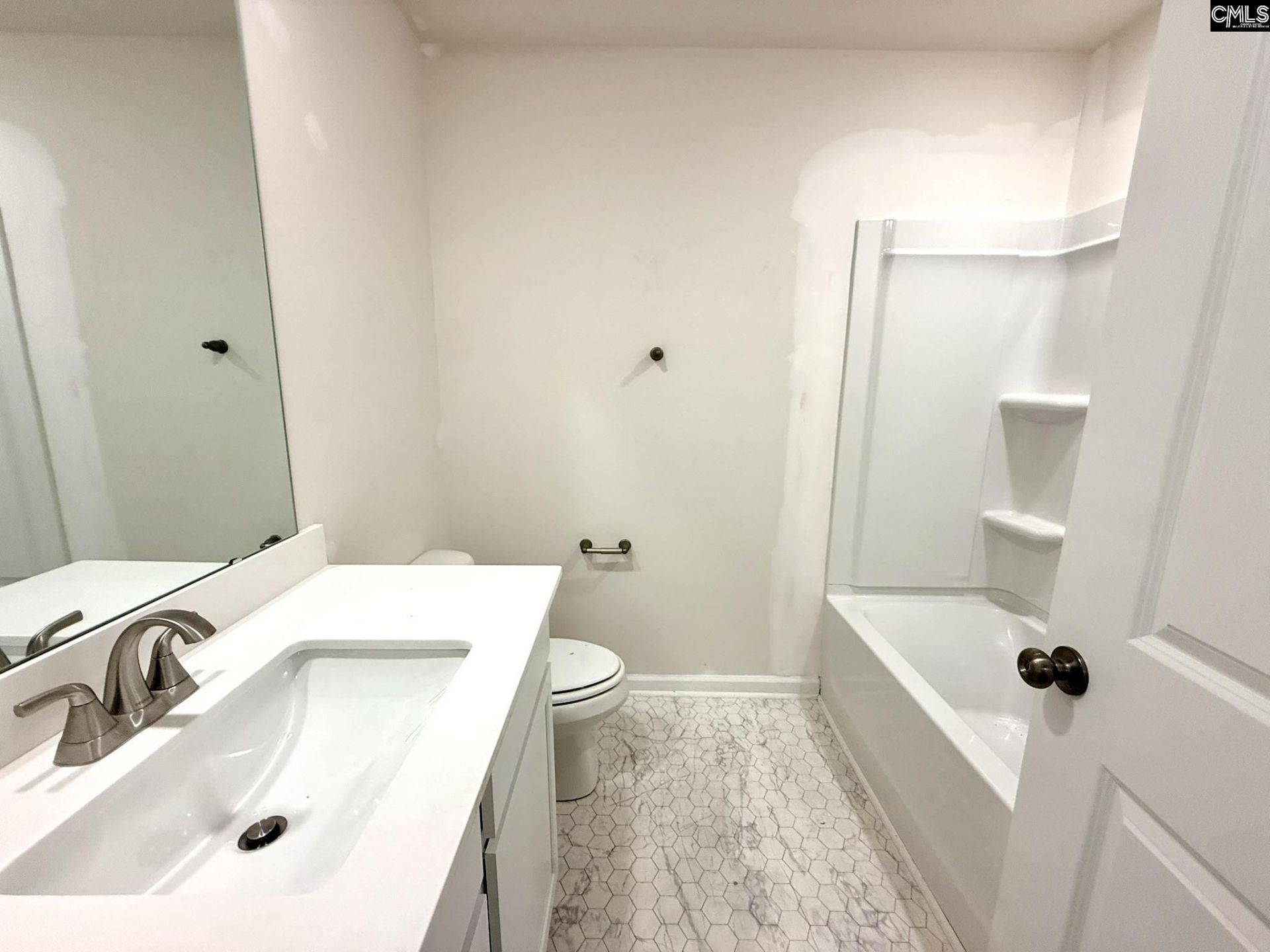 300 Kirkstall Place Photo 21