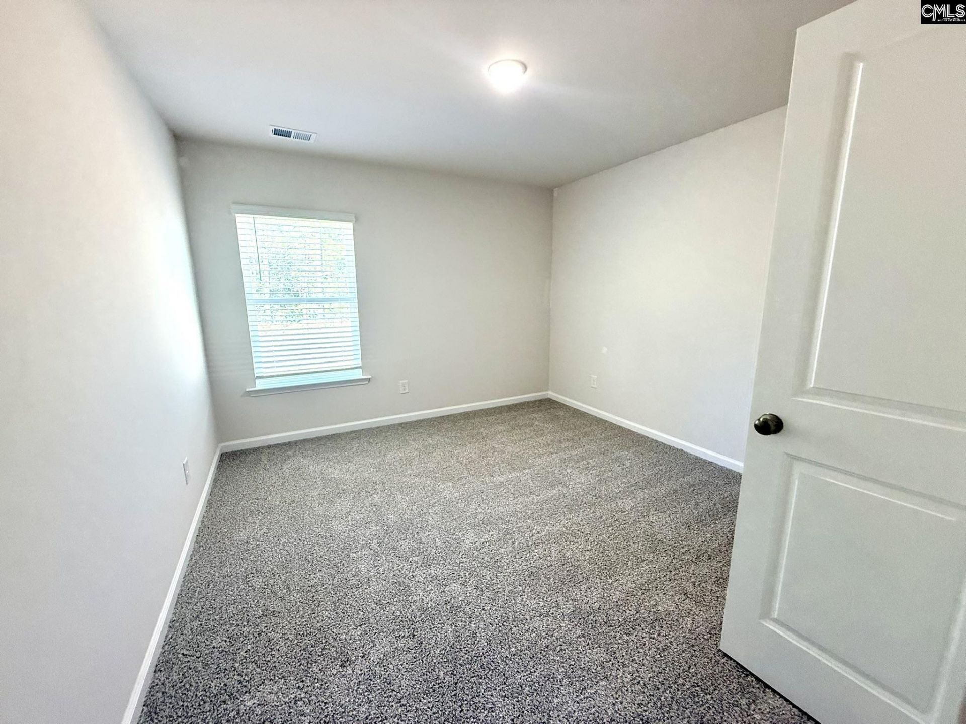 300 Kirkstall Place Photo 22