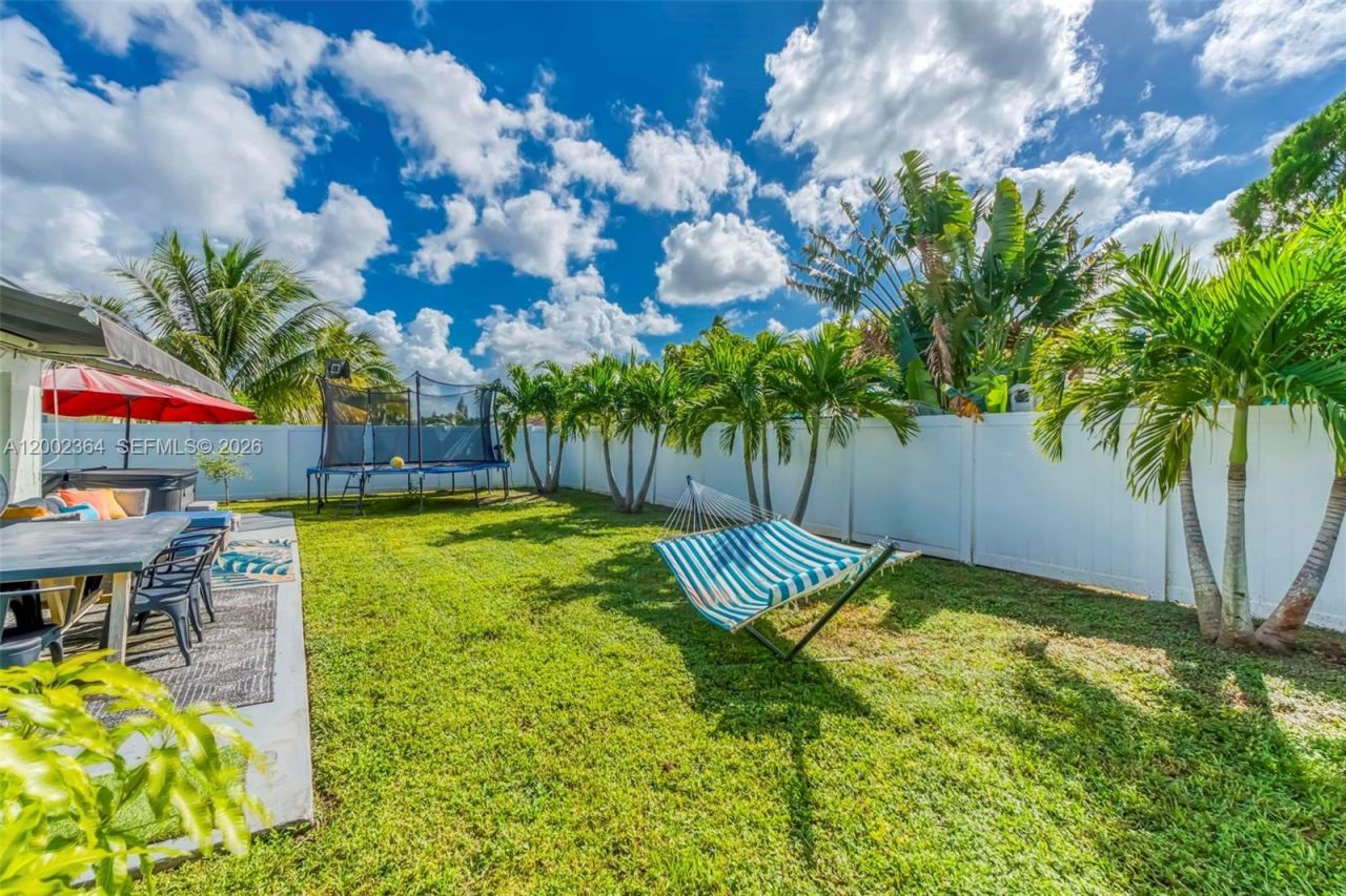 9212 NW 81st Pl, Tamarac, FL 33321 Photo