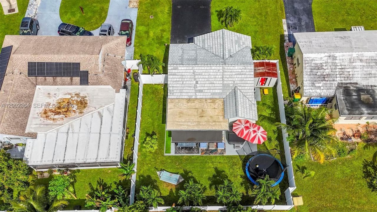 9212 NW 81st Pl, Tamarac, FL 33321 Photo