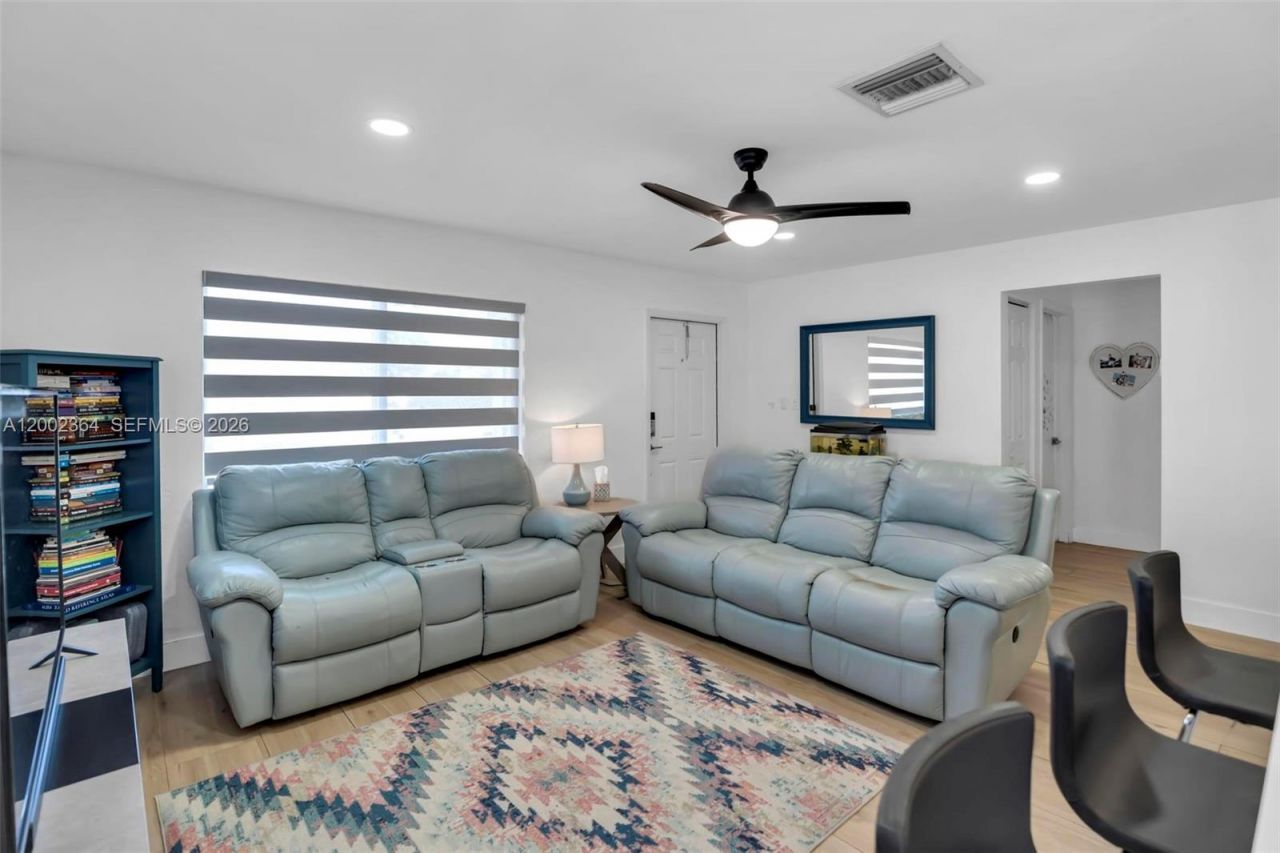 9212 NW 81st Pl, Tamarac, FL 33321 Photo