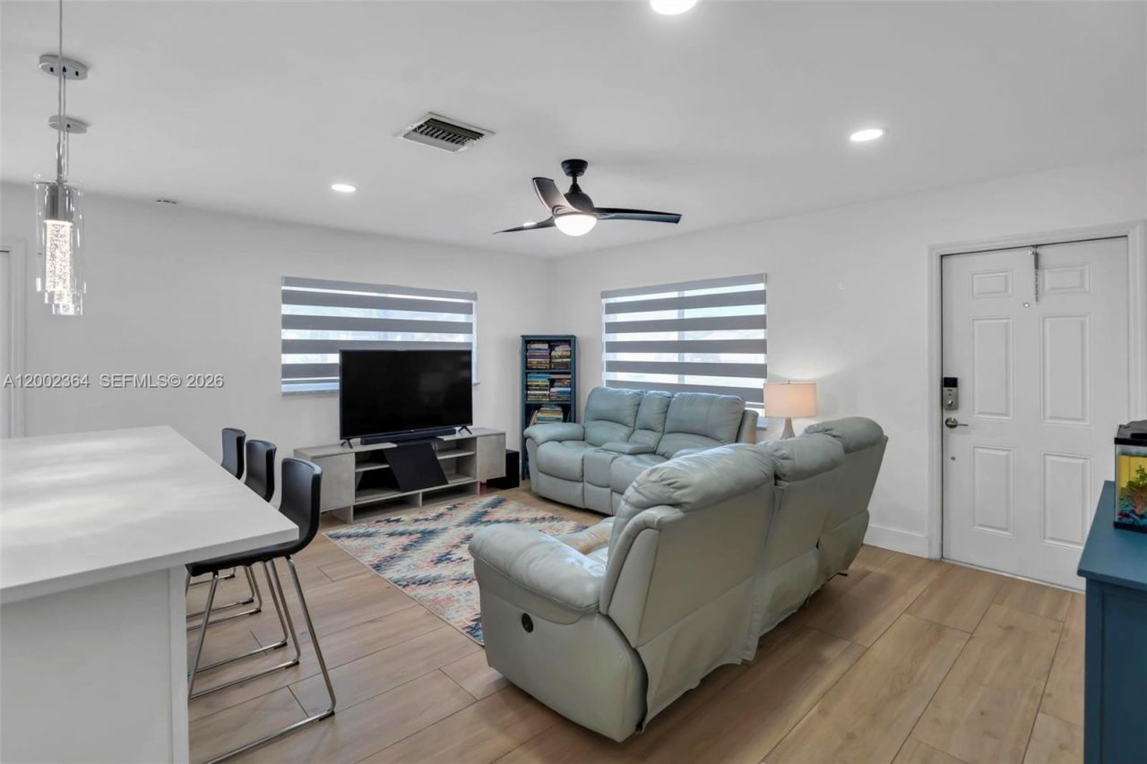 9212 NW 81st Pl, Tamarac, FL 33321 Photo