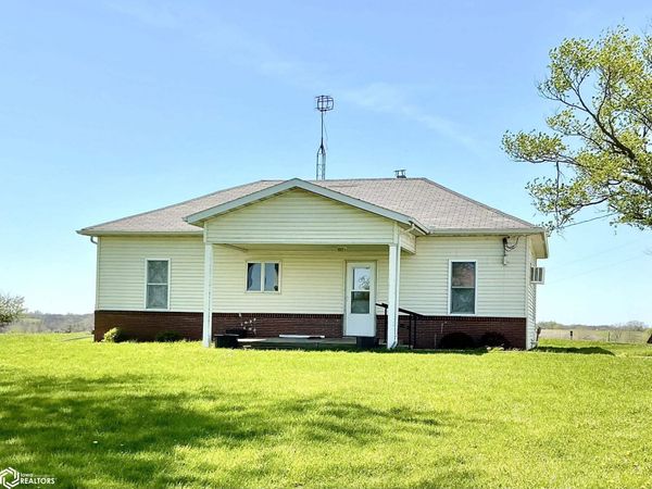 28916 HWY 2, Udell, IA 52593