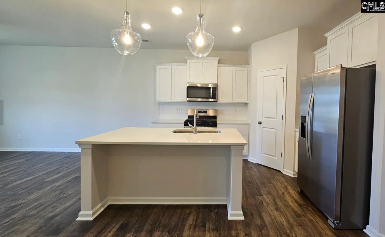 310 Kirkstall Place Photo 4