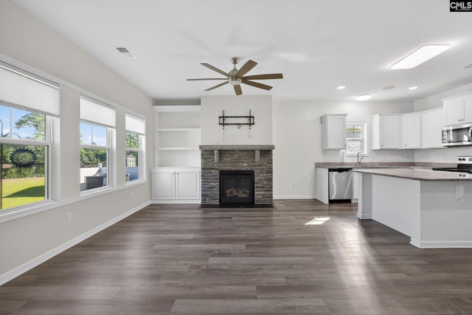 176 Southern Lake  Photo 6