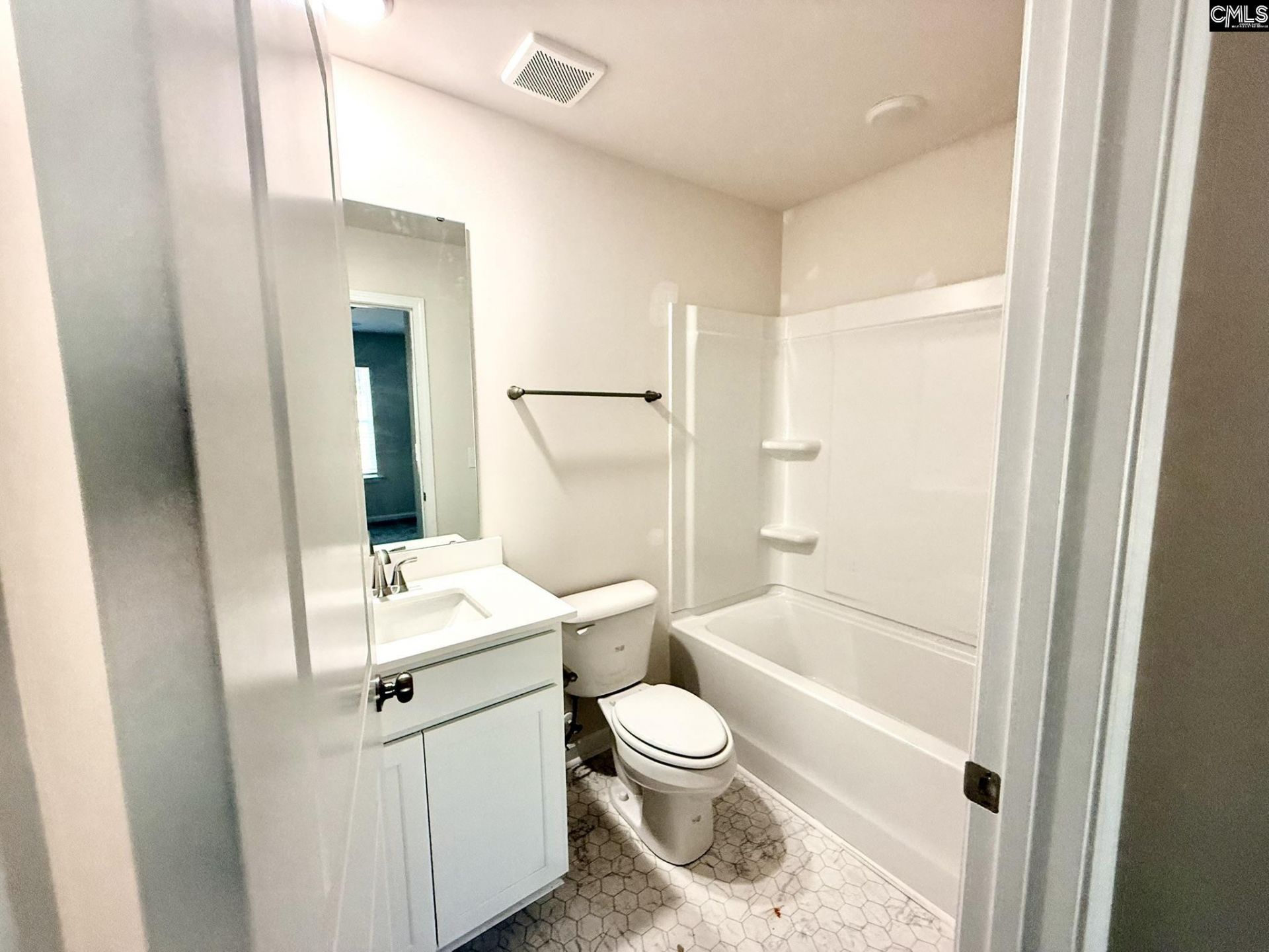 1015 Tabor Place Photo 13