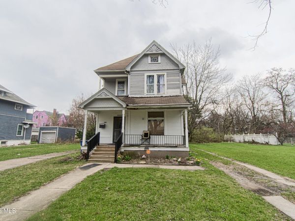 2422 Lawrence Avenue, Toledo, OH 43620