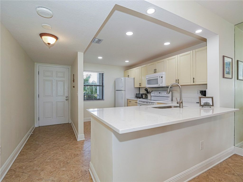 4200 N Highway A1a, Unit 215, North Hutchinson Island, FL 34949 Photo