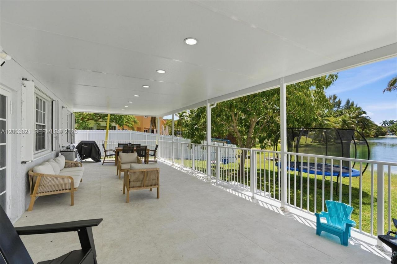 8550 SW 208th St, Cutler Bay, FL 33189 Photo