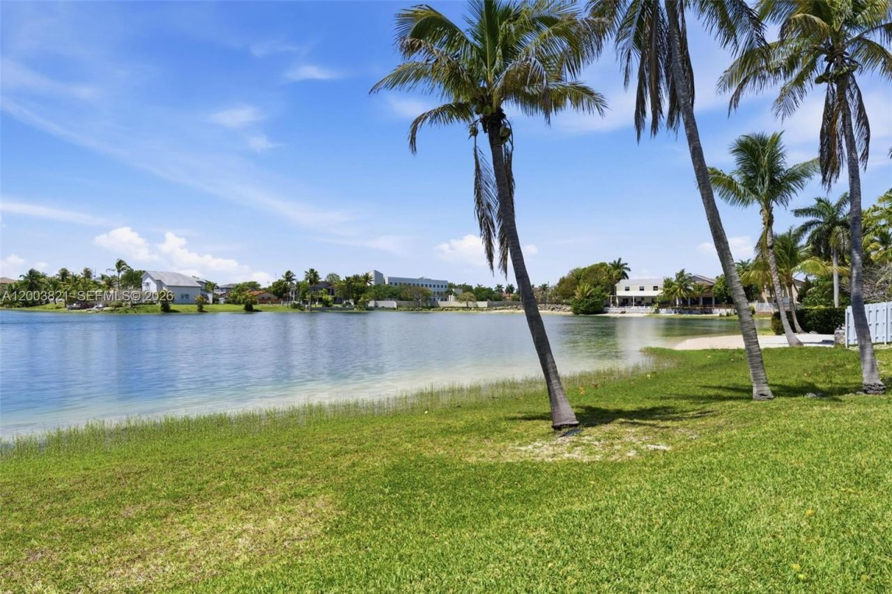 8550 SW 208th St, Cutler Bay, FL 33189 Photo