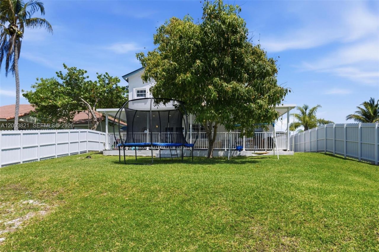 8550 SW 208th St, Cutler Bay, FL 33189 Photo