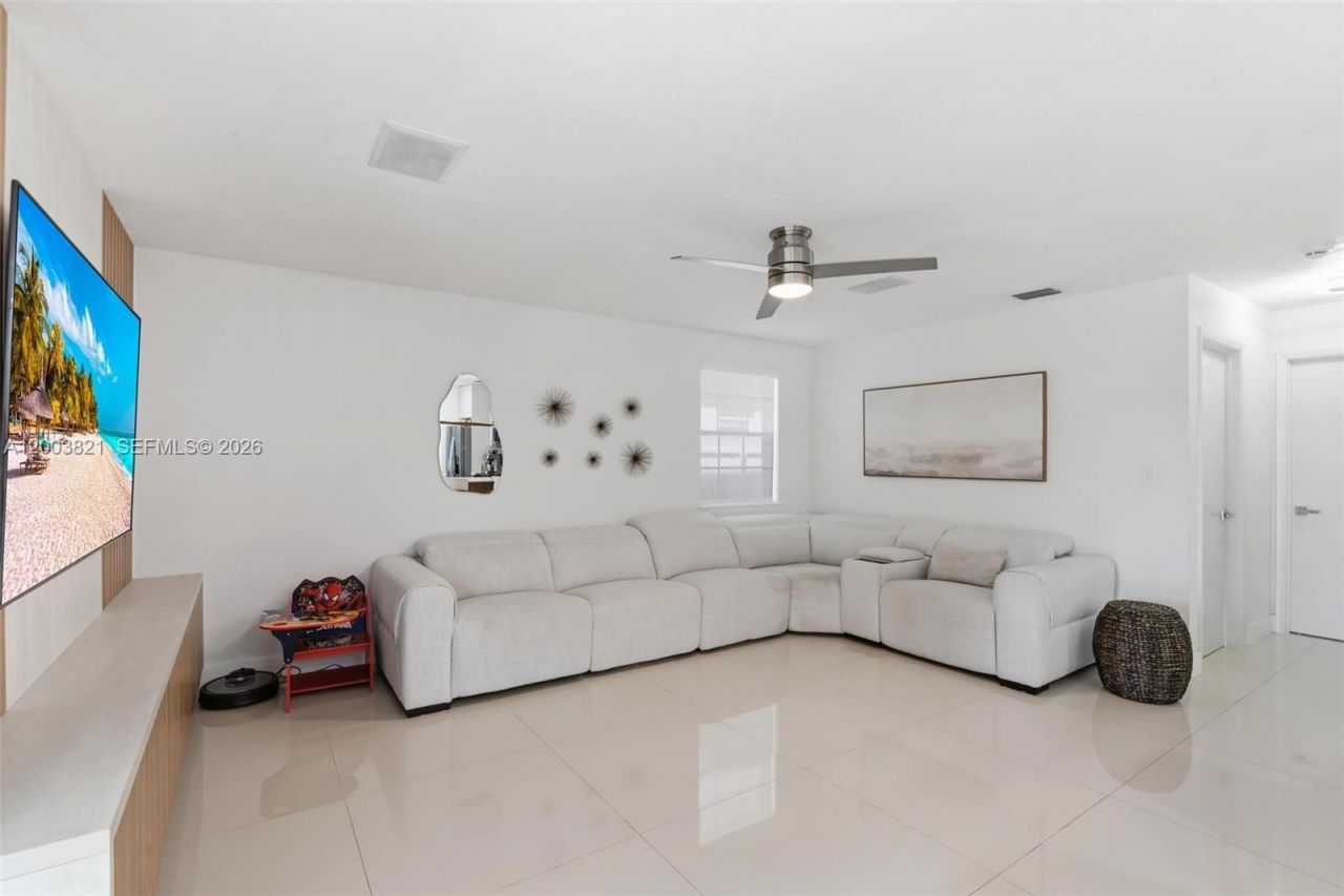 8550 SW 208th St, Cutler Bay, FL 33189 Photo