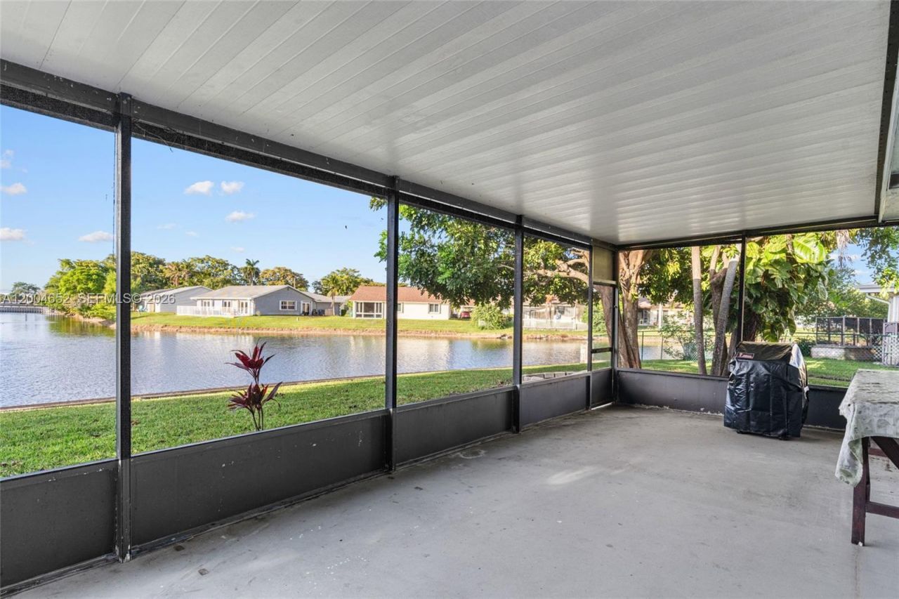 9403 NW 74th Pl, Tamarac, FL 33321 Photo