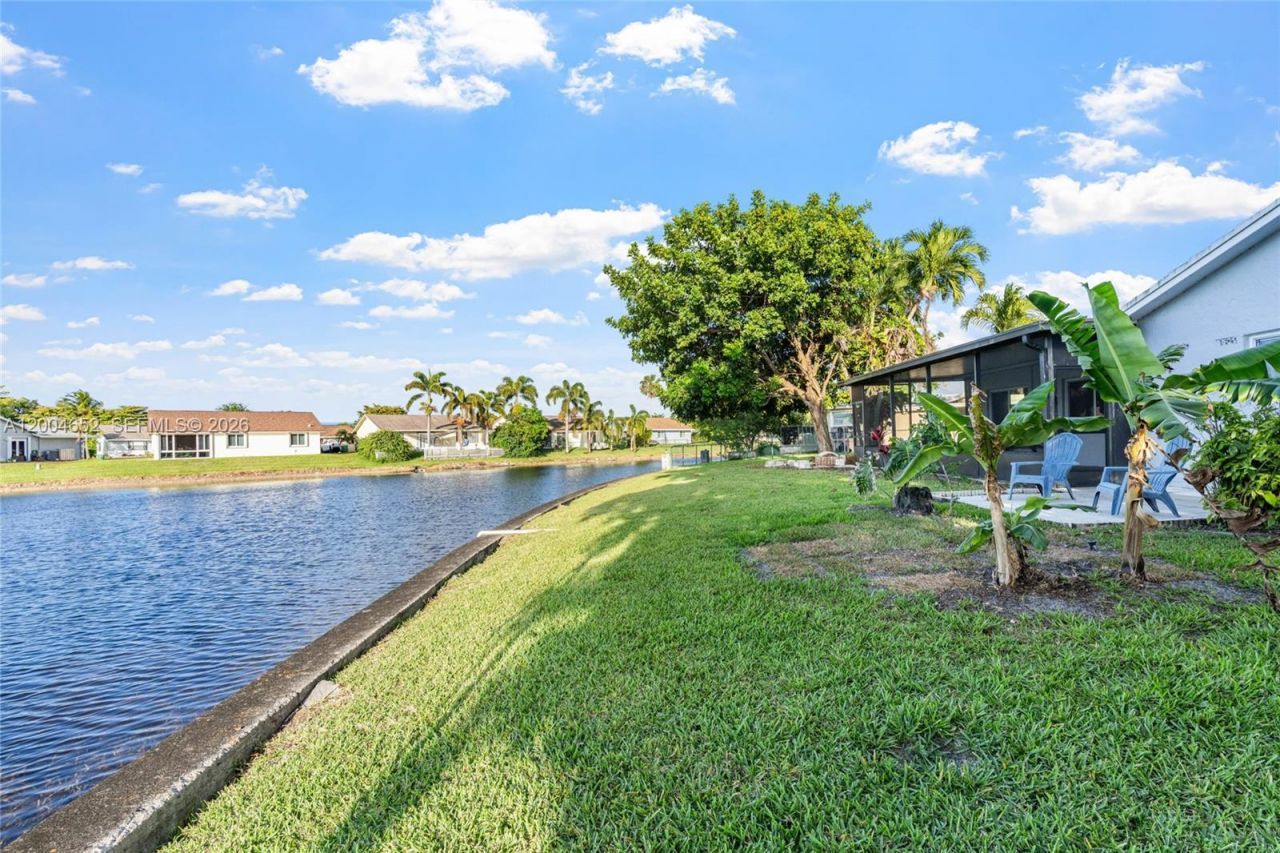 9403 NW 74th Pl, Tamarac, FL 33321 Photo