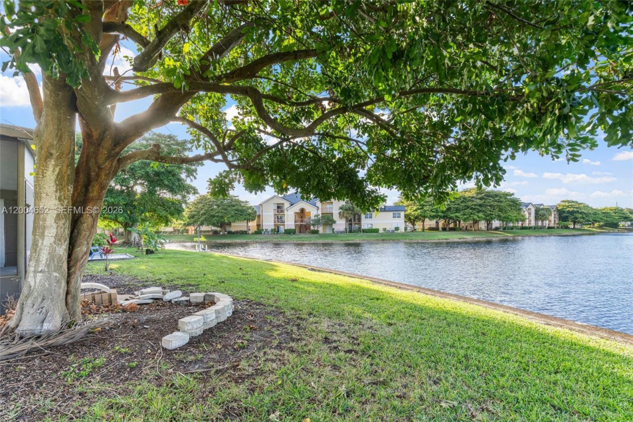 9403 NW 74th Pl, Tamarac, FL 33321 Photo