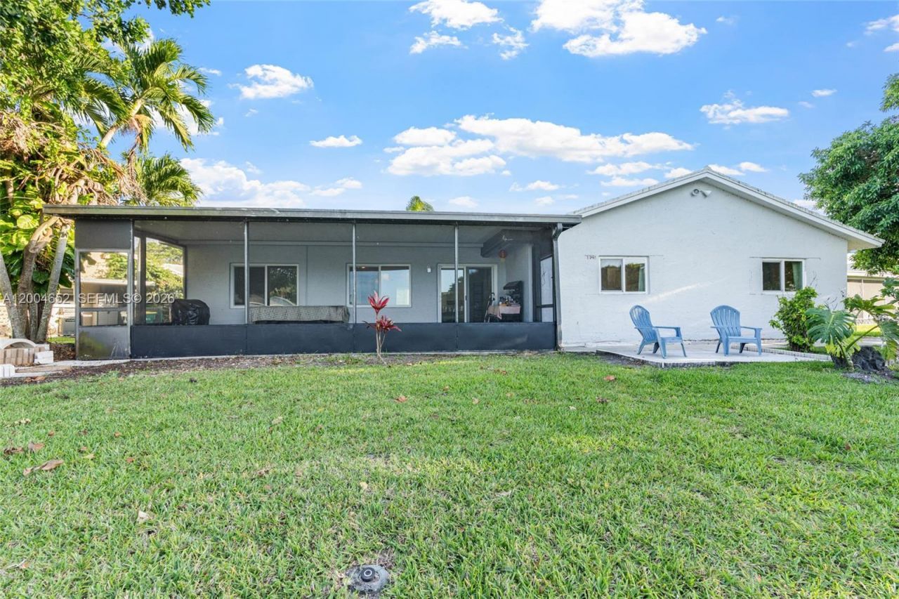 9403 NW 74th Pl, Tamarac, FL 33321 Photo