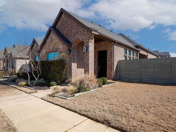 824 Parkside Drive, Argyle, TX 76226