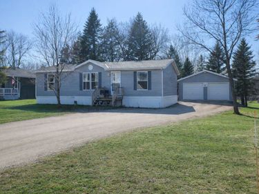 114 Pine Street NW, New London, MN 56273