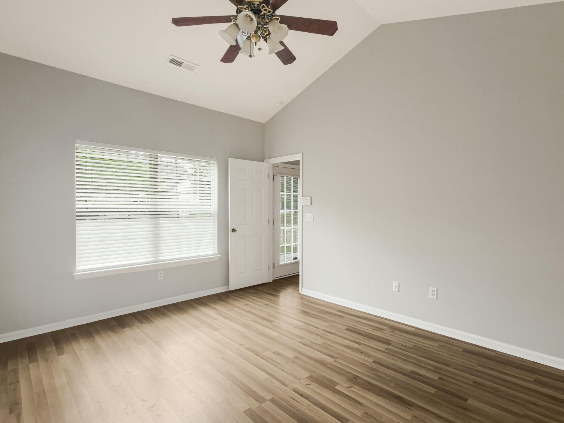 8696 Grassy Oak Trail Photo 12