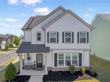5124 Parkwood Drive, Flowery Branch, GA 30542