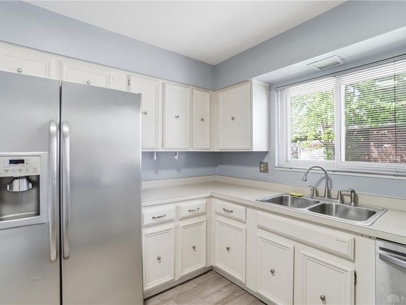 300 Highland Drive, Englewood, OH 45322 Photo 13