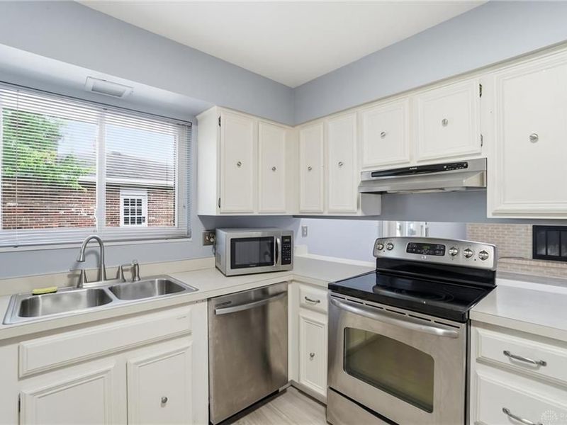 300 Highland Drive, Englewood, OH 45322 Photo 15