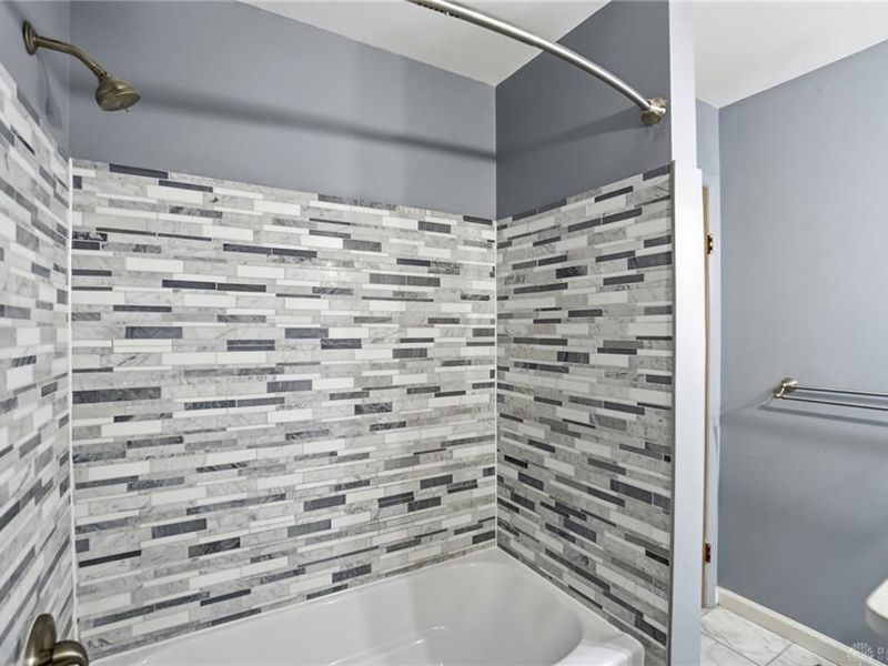 300 Highland Drive, Englewood, OH 45322 Photo 32