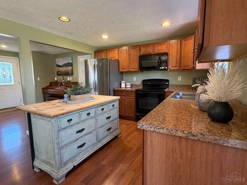 6053 Catherine Drive, Miami Twp, OH 45150 Photo 11