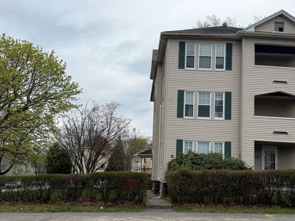 352 Chandler St, Unit 1, Worcester, MA 01602