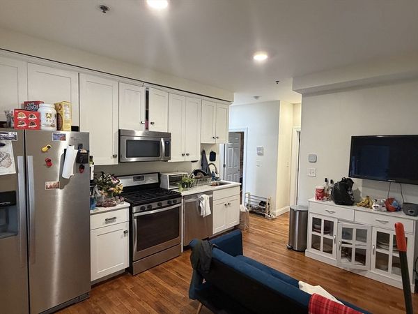 830 Huntington Ave, Unit 1, Boston, MA 02115