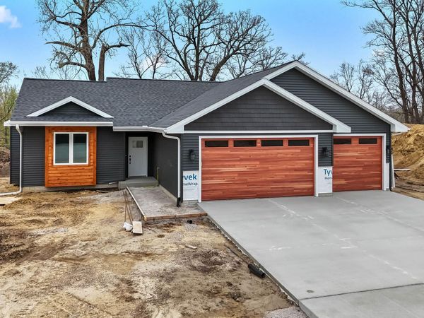 705 Academy Circle, Nevada, IA 50201