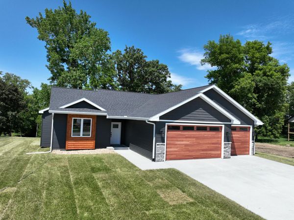 705 Academy Circle, Nevada, IA 50201