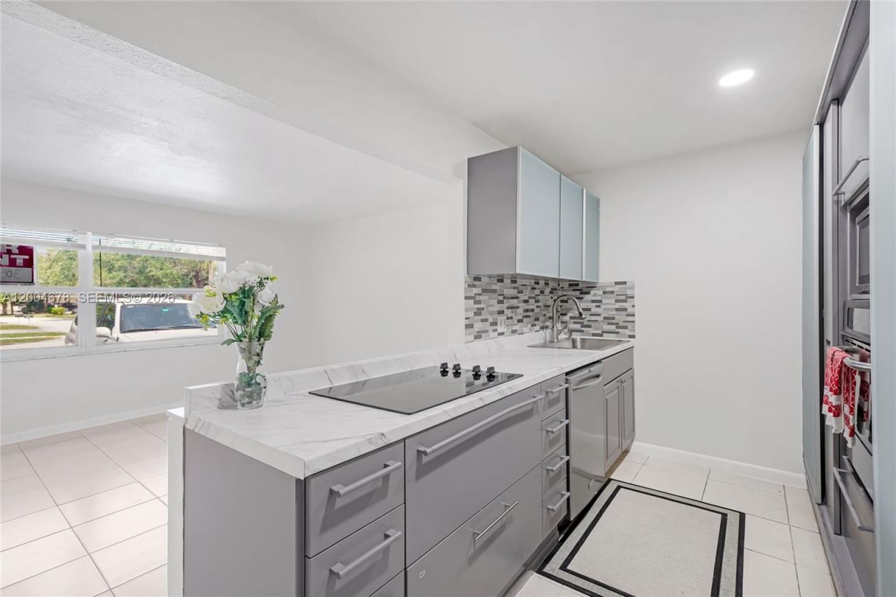 543 SW 61st Ter , Unit 1, Margate, FL 33068 Photo