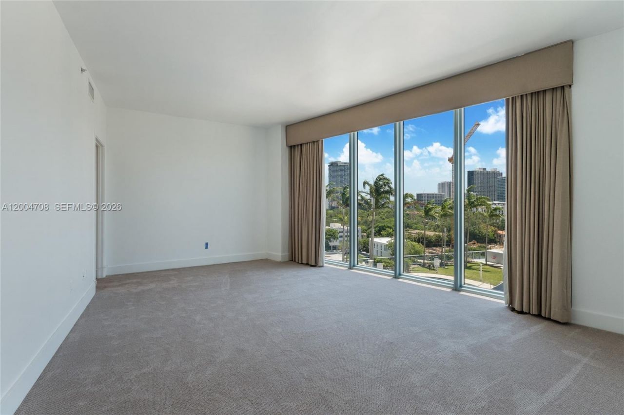 601 NE 36th St , Unit 801, Miami, FL 33137 Photo