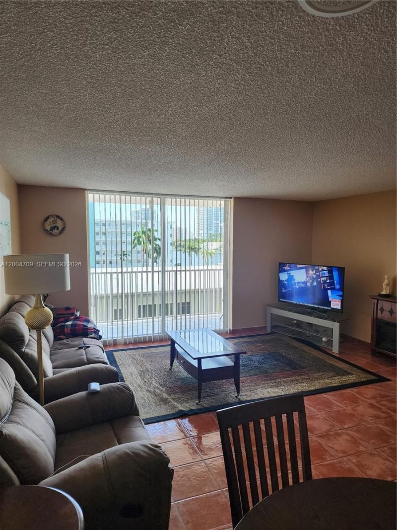 3161 S Ocean Dr, Unit 409, Hallandale Beach, FL 33009 Photo