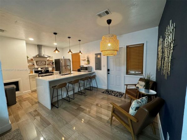 207 SW 11th Street , Fort Lauderdale, FL 33315