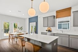 711 Meadowbrook Lane photo 4