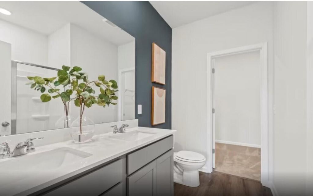 711 Meadowbrook Lane Photo 9