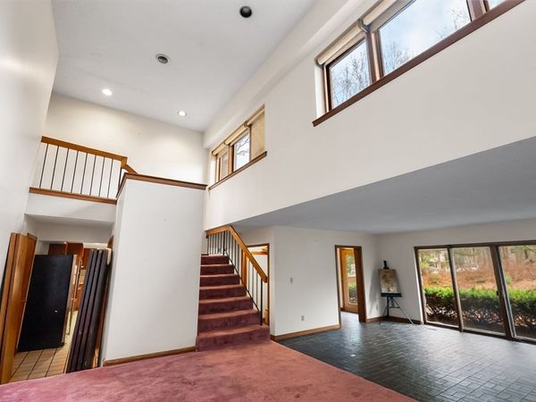 20 Berry Cir, Hamilton, MA 01982