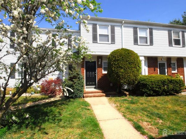 21 Rosewood Court, Sayreville, NJ 08872